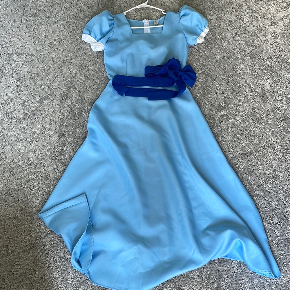 Wendy deluxe costume Peter Pan Disney Size small